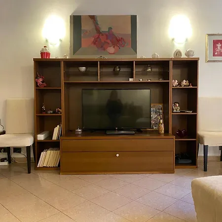 Idi's House